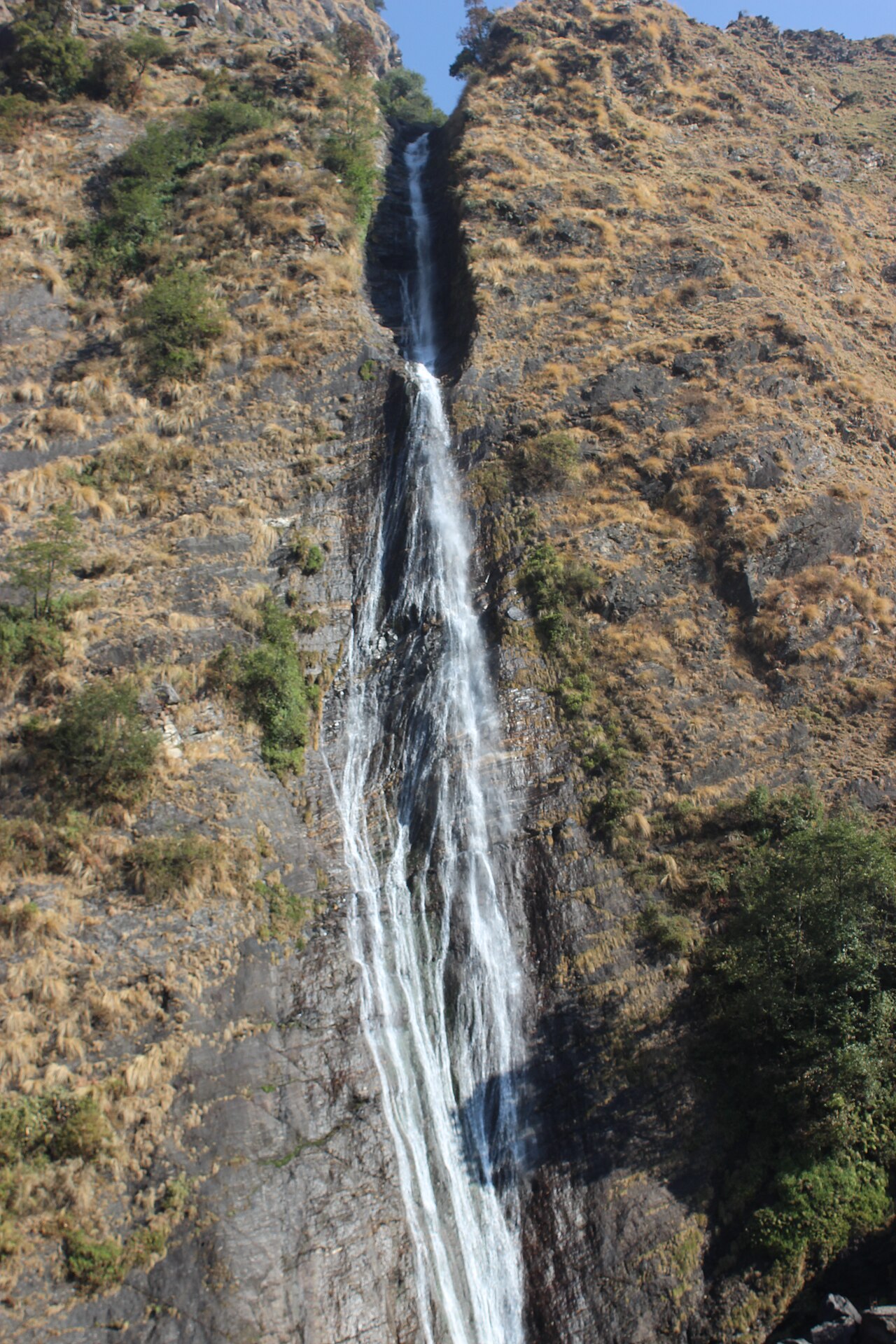 Birthi Falls waterfall on the road to Munsyari