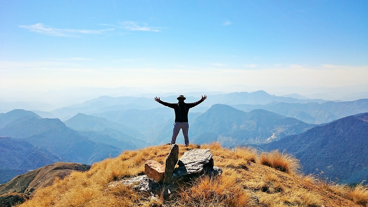 Khaliya Peak with panoramic mountain views