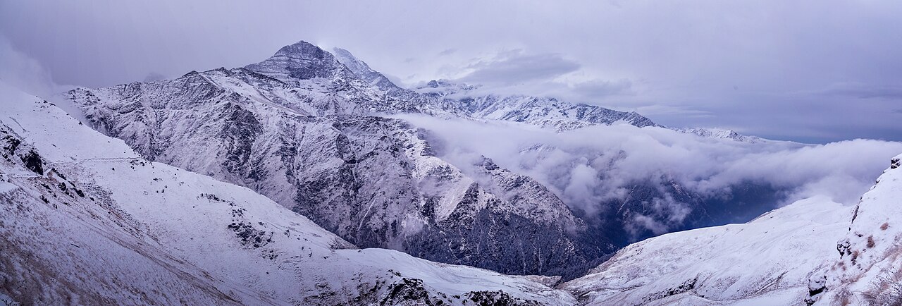 Mountain road through Kumaon Himalayas